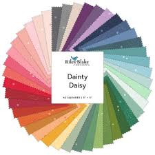 Dainty Daisy on Cloud - Quilting Cotton Fabric - White