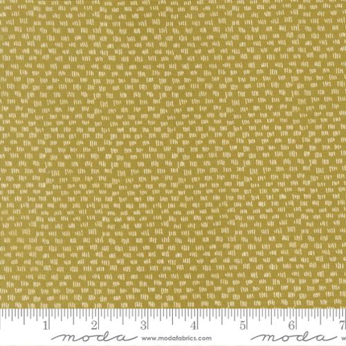 Lucky - Quilting Cotton Fabric - In The Grass - Grass