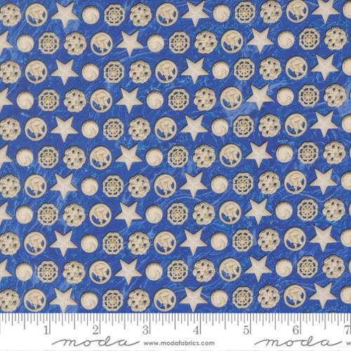 Saltwater - Quilting Cotton Fabric - The White Pearl Novelty Shells - Ocean