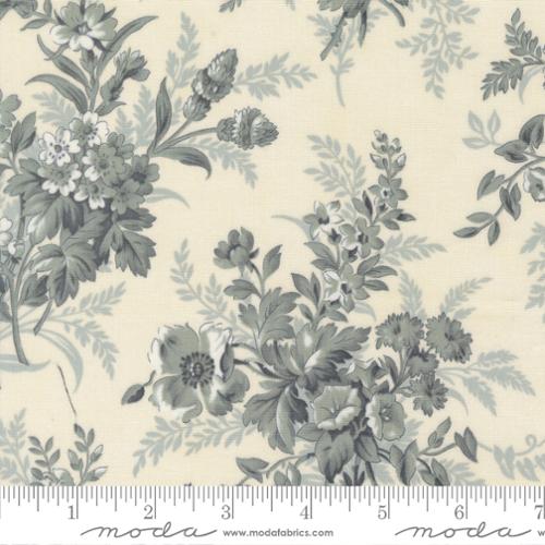 Breathtaking Blues - Quilting Cotton Fabric - Bouquets Florals - Porcelain